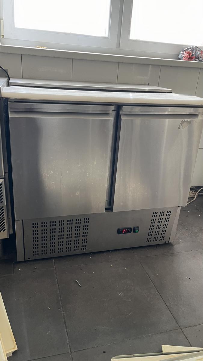 Kühlpult GastroHero Type: R600a  ca. 90cm x 70cm x 85cm
